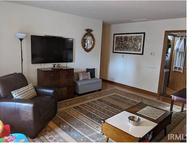 Foto del edificio - 2212 Wake Robin Dr