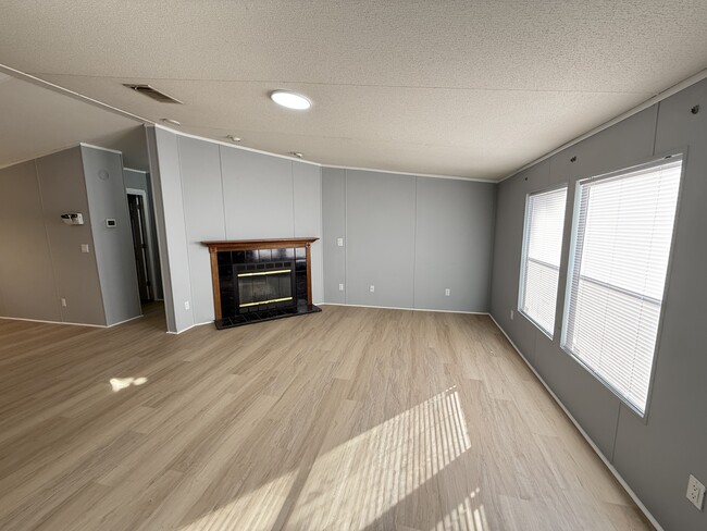 Living room - 15527 Lake Little Rd