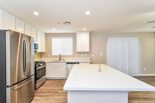 Building Photo - 3214 Sunrise Cove Ave