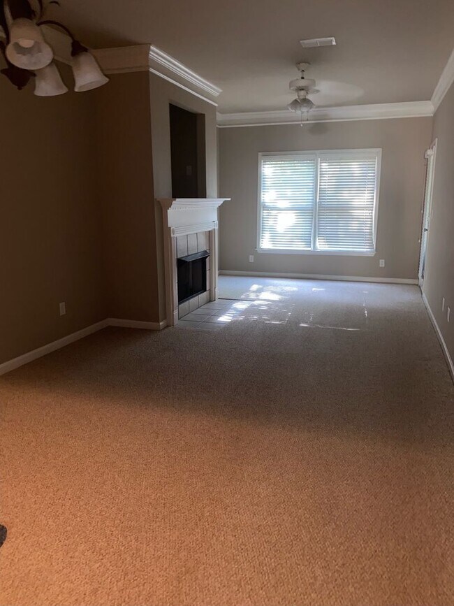 Foto del edificio - 2526 Acton Park Ln