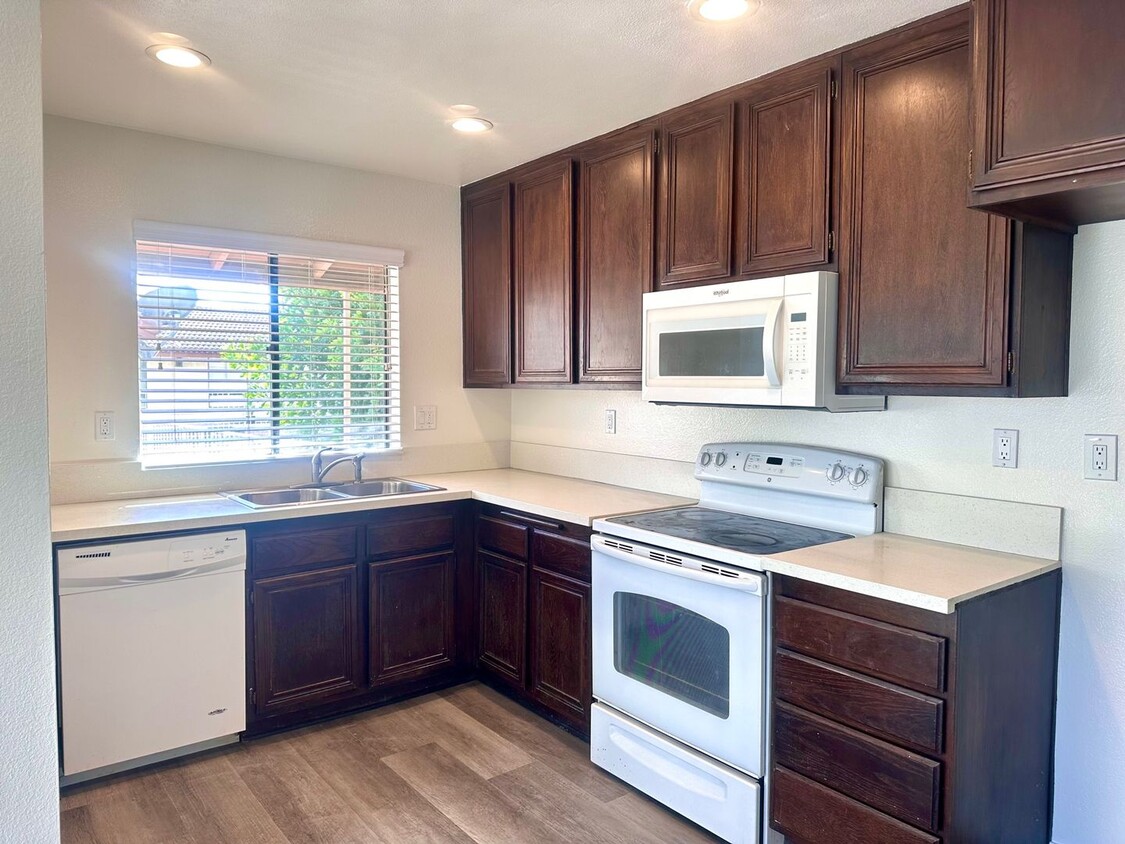 Foto principal - 2 bed/1 bath Close to Downtown Chino