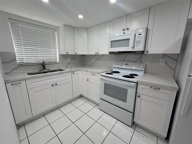 Foto del edificio - 40 NW 87th Ave