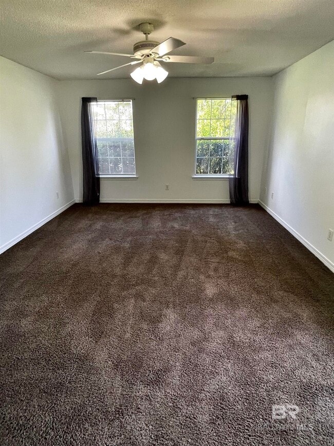 Foto del edificio - 1476 W Fairway Dr