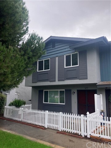 Primary Photo - 1471 Sycamore Ave