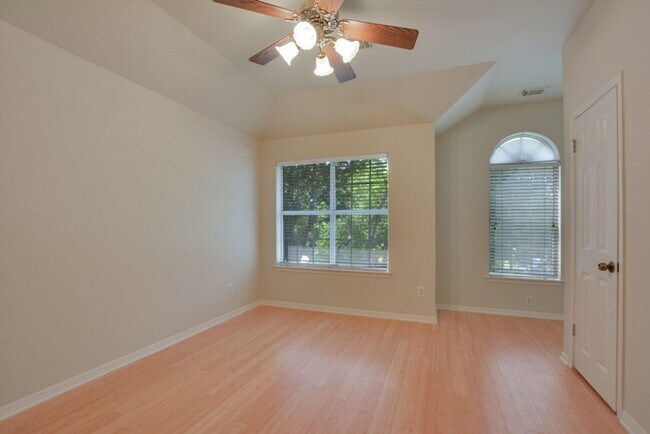 Foto del edificio - 3 Bedroom, 2.5 Bath Home in North Austin