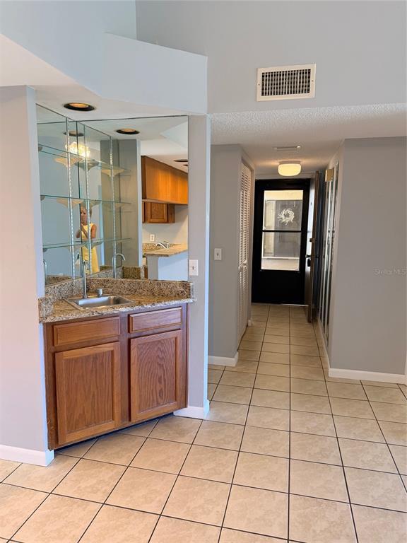 Foto del edificio - 260 Woodlake Ln