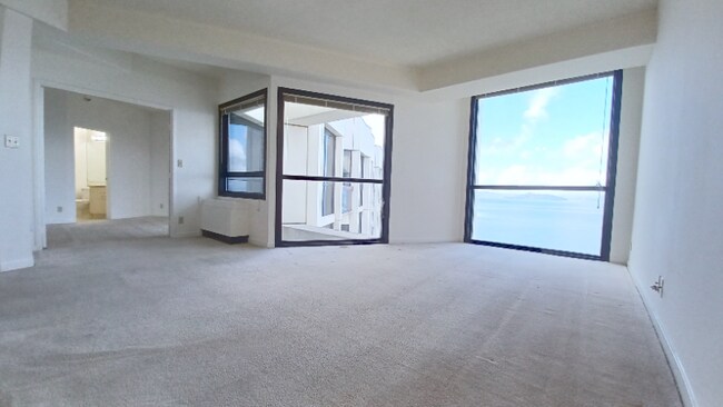 Foto del edificio - 6363 Christie Ave