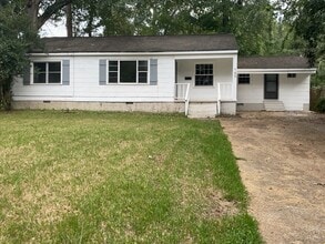 Building Photo - 785 Cedarhurst Rd