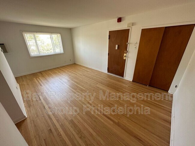 Foto del edificio - 1715 Lansing St