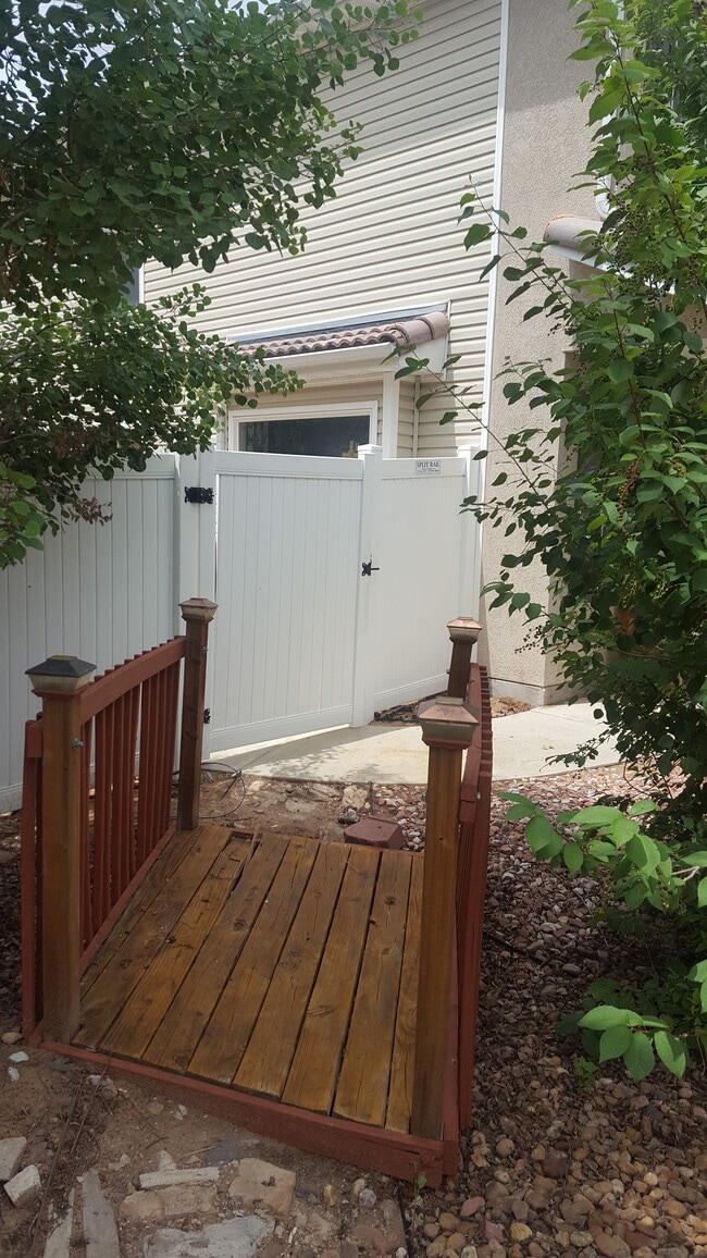 Foto del edificio - 4877 Halifax Street