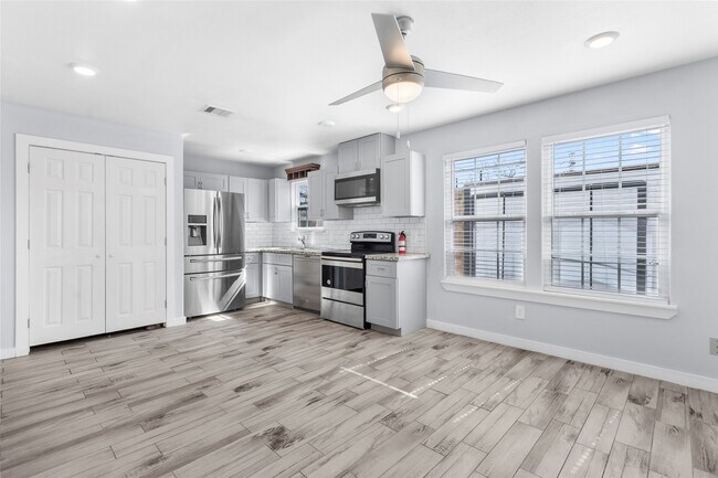 Foto del edificio - 6809 Glass St