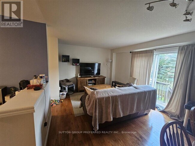 Photo du bâtiment - 1059 Whetherfield St