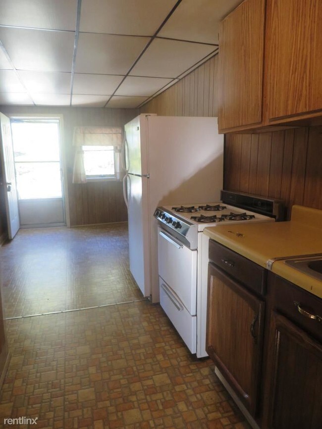 Building Photo - 1 br, 1 bath Duplex - 116 W Railway St Uni...