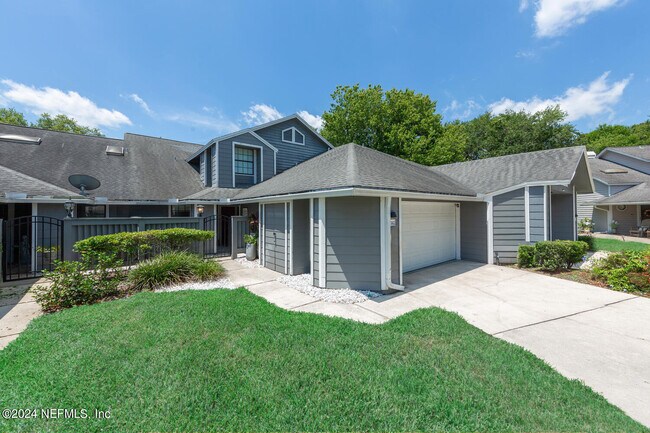 Building Photo - 142 Willow Pond Ln