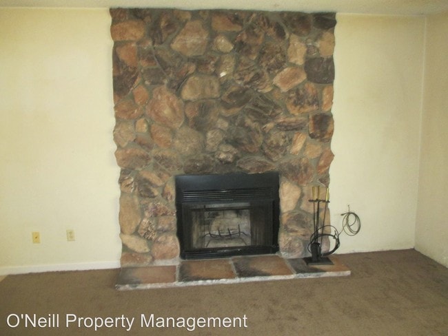 Building Photo - 3210 Del Rosa Ave