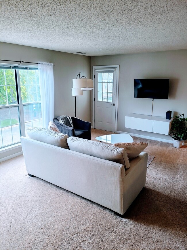 Building Photo - 6155 Chasewood Pky