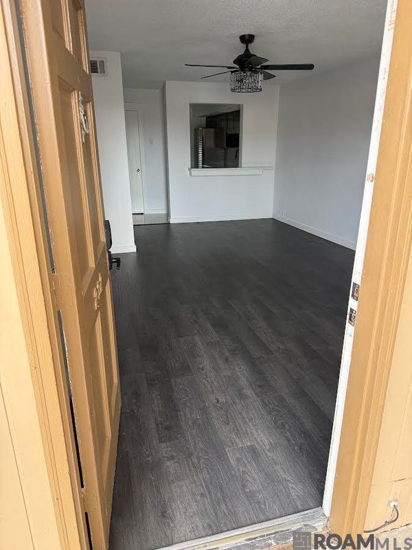 Foto del edificio - 3320 N Arnoult Rd