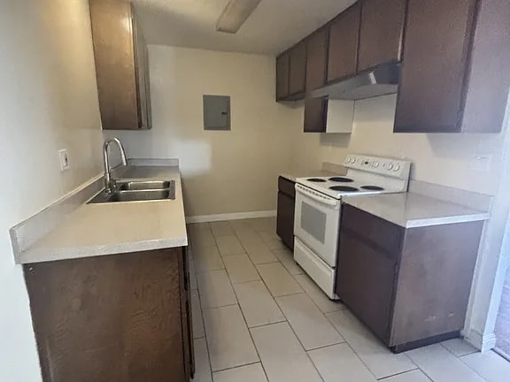 Building Photo - 6742 Western Ave