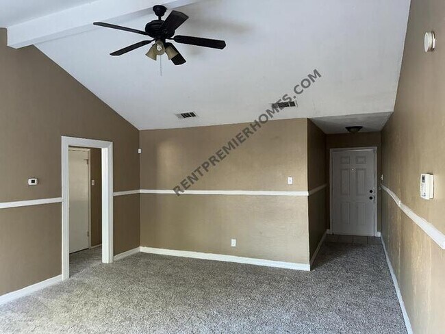 Foto del edificio - 2721 Canary Cir