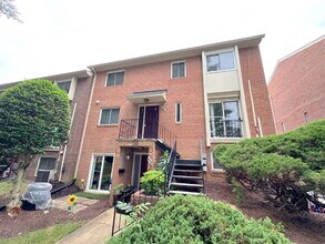 Building Photo - 4657 Logsdon Dr