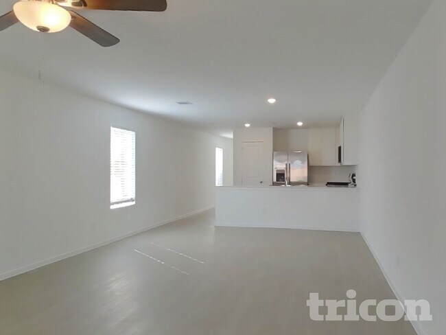 Foto del edificio - 1734 Serenity Moon Dr