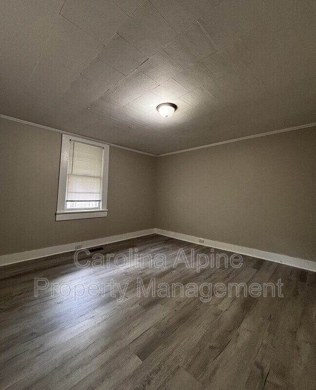 Foto del edificio - 145 Parrish St