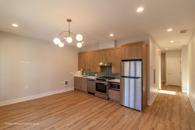 Building Photo - 6749 S Langley Ave