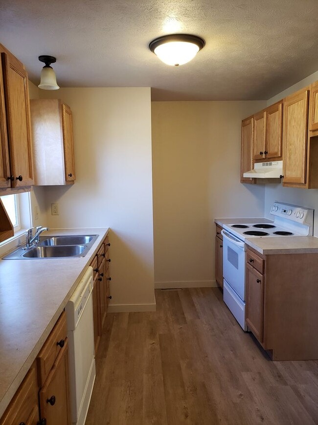 Building Photo - 1208 Koenigstein Ave