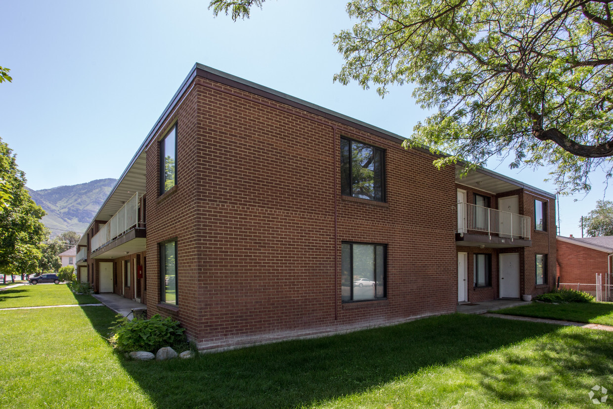 Building Photo - 65 W 800 N