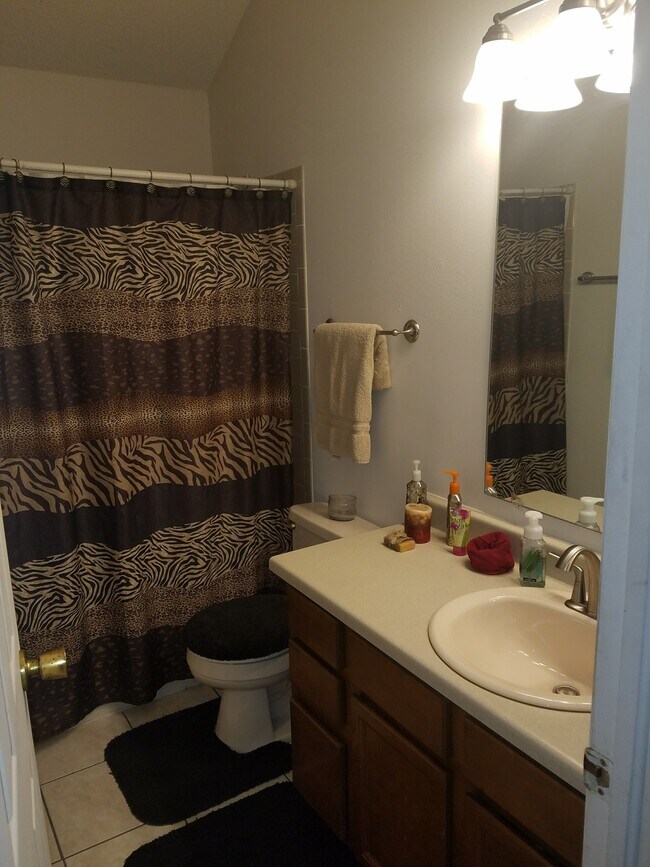 Baño del segundo piso - 17178 E Whitaker Drive