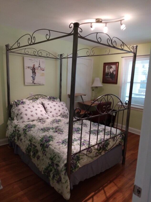 Bedroom - 408 15th Ave S
