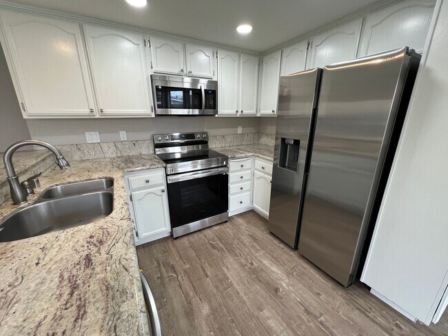 Foto del edificio - 4840 Woodbridge Way