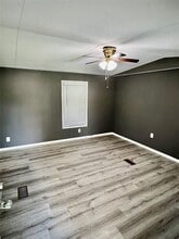 Building Photo - 20647 Shady Ln