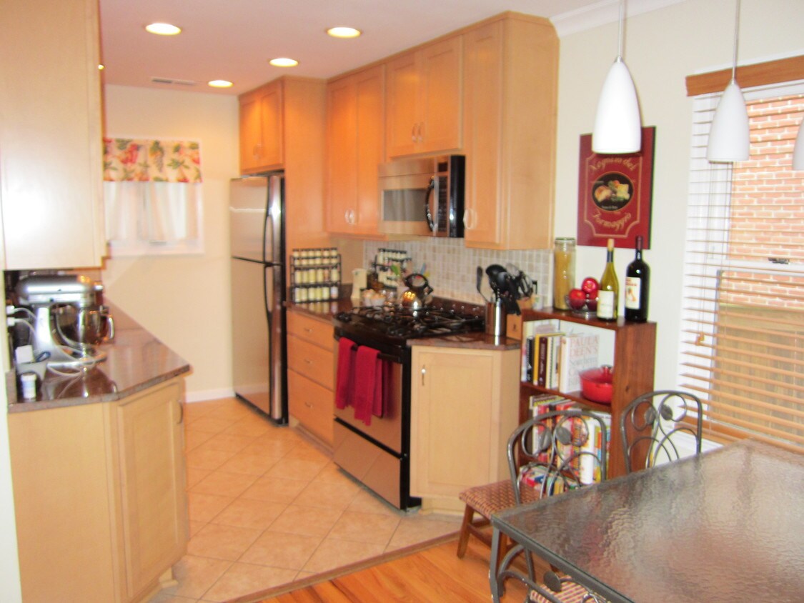 Kitchen - 1100 N Stafford St
