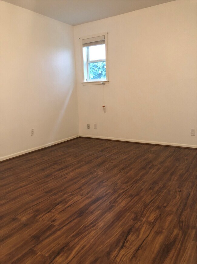 Foto del edificio - 4236 Ruskin St
