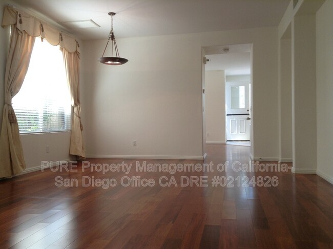 Foto del edificio - 12252 Pepper Tree Ln