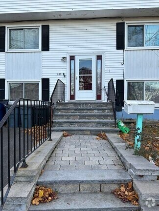 Building Photo - 105 Metropolitan Ave