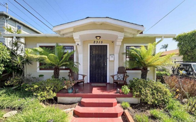 Building Photo - Beautiful Craftsman 2 Bedroom North Park Home!