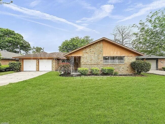 Photo - 2930 Wuthering Heights Dr House