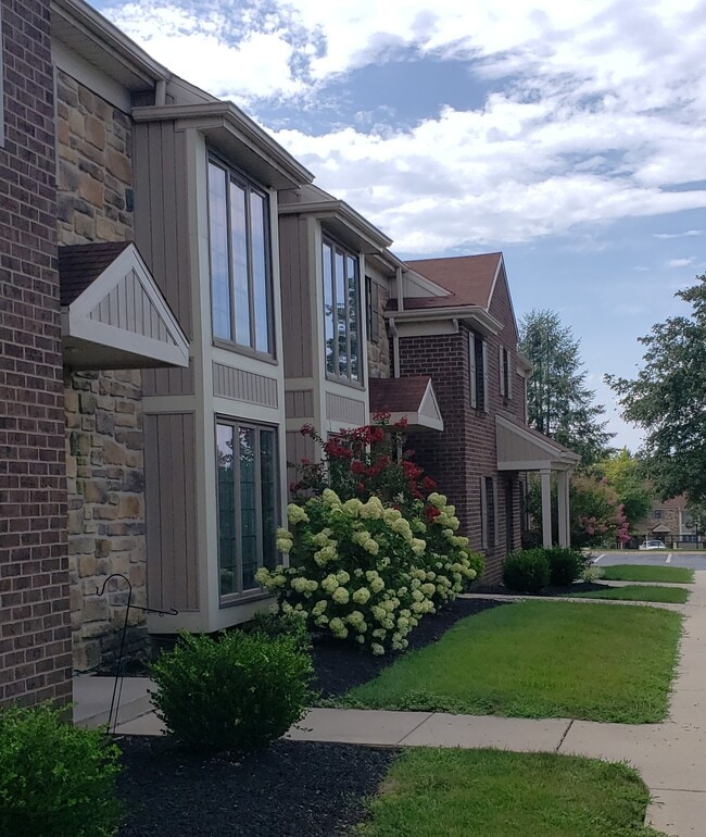 Building Photo - Greenfield Estates