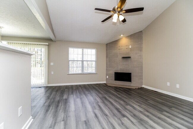 Foto del edificio - 648 Ransom Village Way