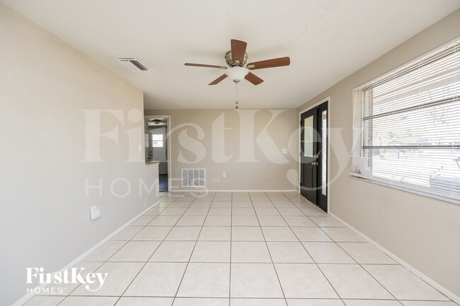 Foto del edificio - 10905 Kingsbridge Rd