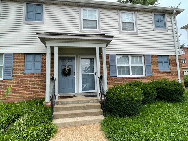 9025 N Swan - 9025 N Swan Cir