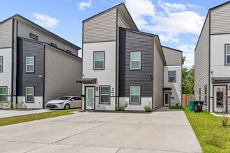 Building Photo - 8161 Tate St