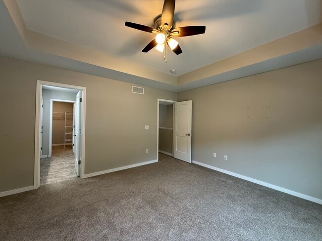 Building Photo - 1318 N Dodge St Ct