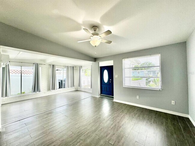 Foto del edificio - 6816 W Burke St
