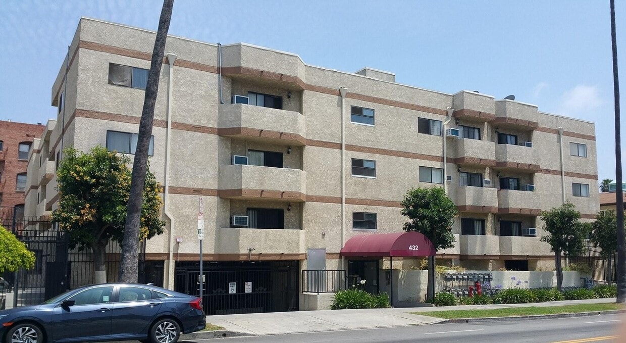 Foto principal - 432 S. Normandie Ave, Los Angeles, CA 90020