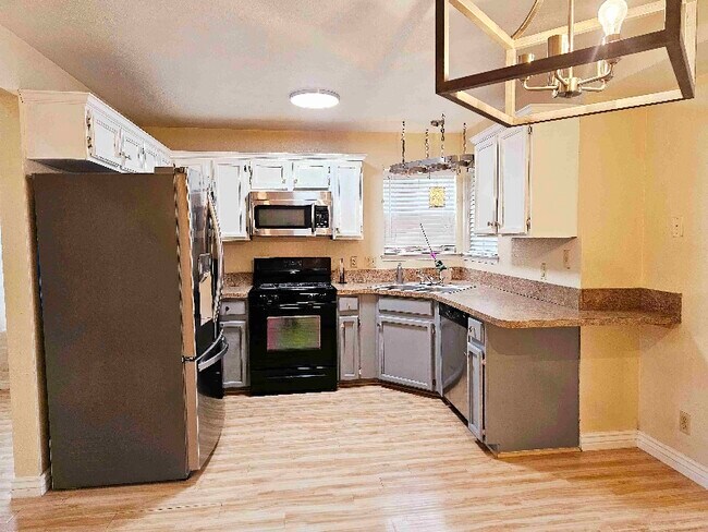 Building Photo - 11148 Loma Escondida Dr