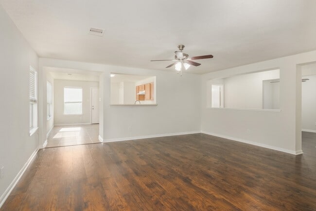 Building Photo - 13935 Prosperity Ridge Dr
