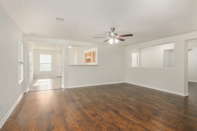 Foto del edificio - 13935 Prosperity Ridge Dr
